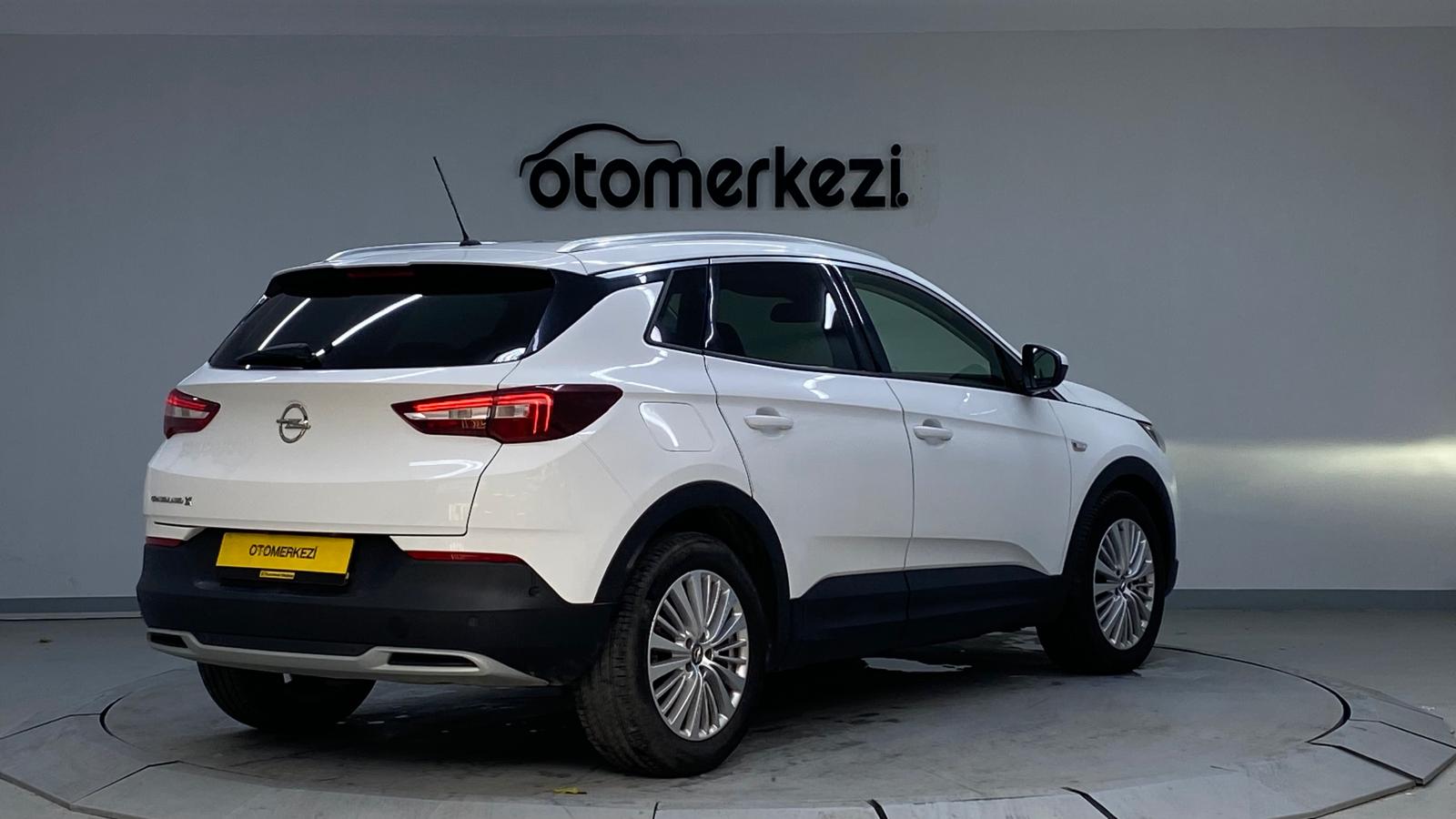 OPEL GRANDLAND 11